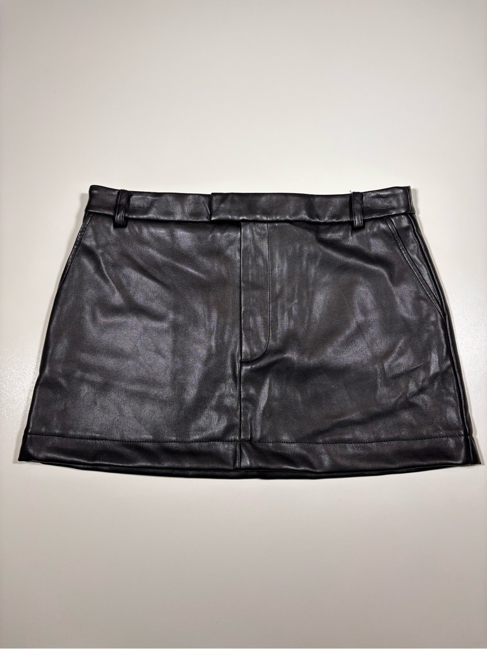 Rails Prim Black Faux Leather Mini Skirt Size 6 Y2K 90s Minimalist